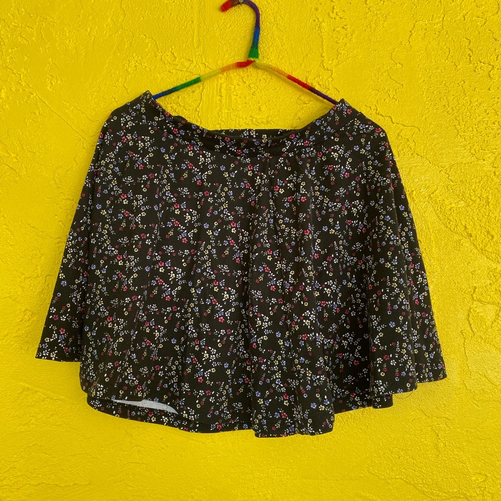 Black pleaded skirt